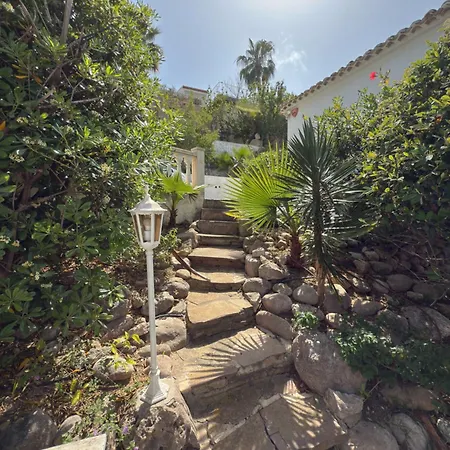 Coastal Villa, Sea Views, Private Pool, Bbq & Outdoor Dining