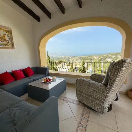 Villa Coastal Villa, Sea Views, Private Pool, Bbq & Outdoor Dining