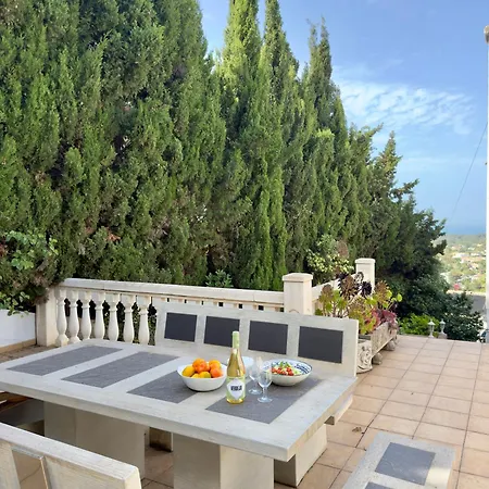 Coastal Villa, Sea Views, Private Pool, Bbq & Outdoor Dining Villa *