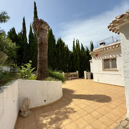 Coastal Villa, Sea Views, Private Pool, Bbq & Outdoor Dining Villa *